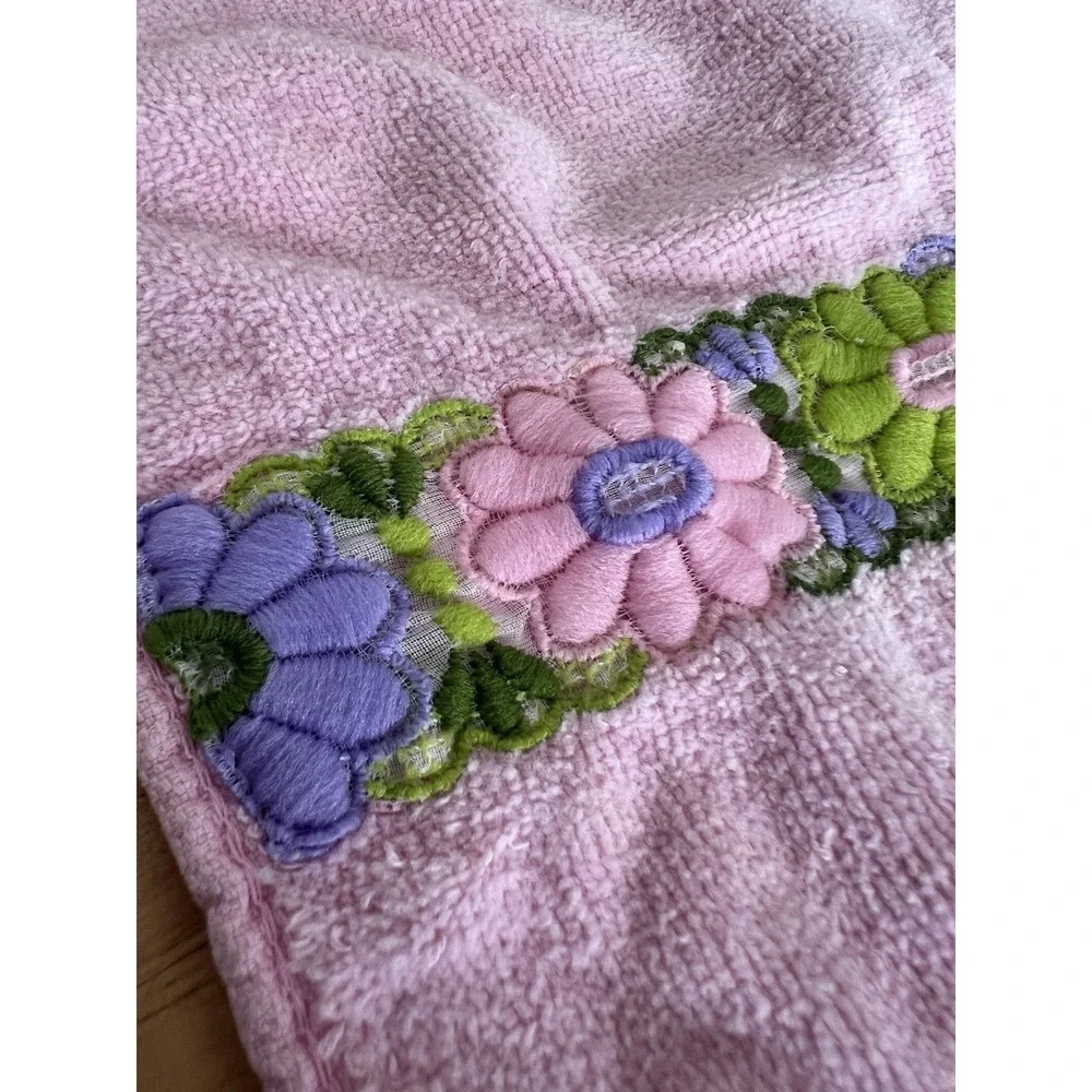 Vtg‎ Springmaid Small Pink Hand Finger Towels w/ Embroidered Retro Flowers Set 2